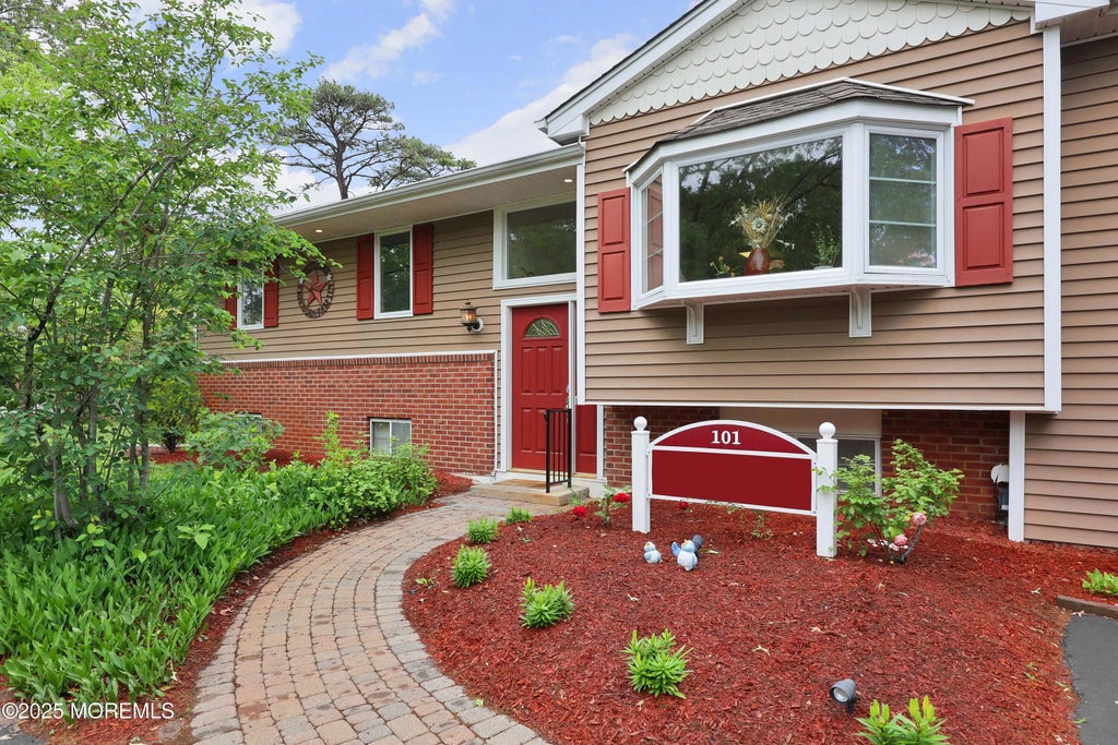 101 Chelsea Avenue, Pine Beach