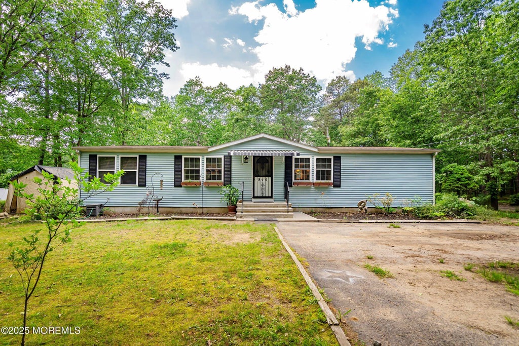 846 Perrineville Road, Jackson