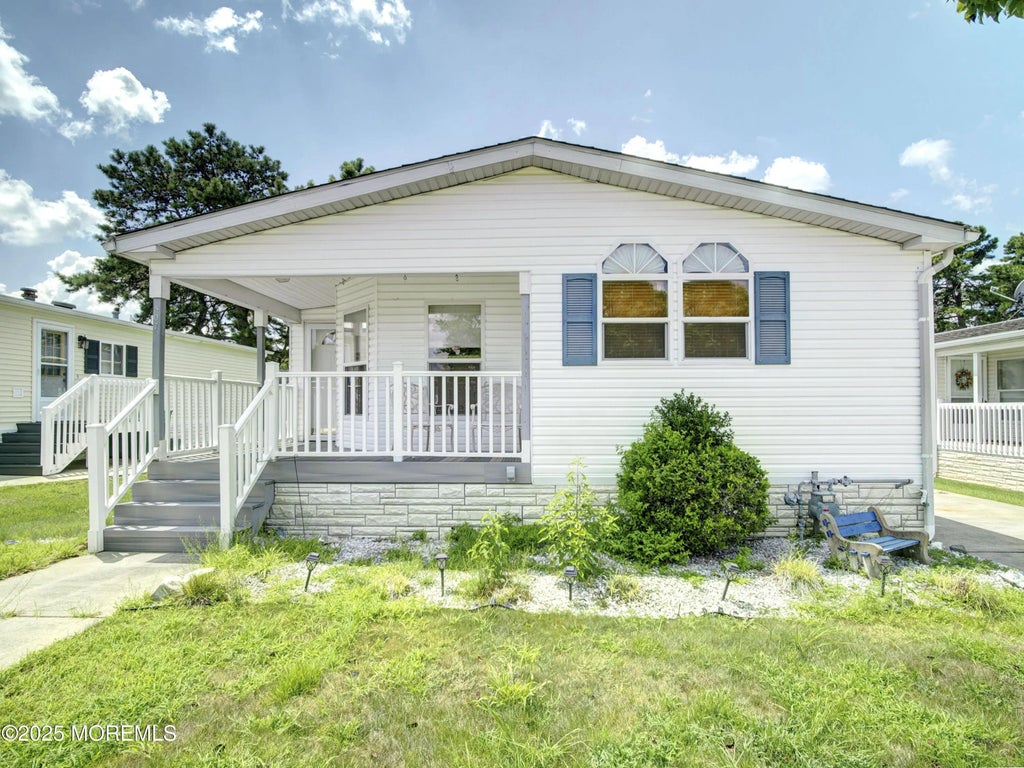 507 Momosa Way, Whiting