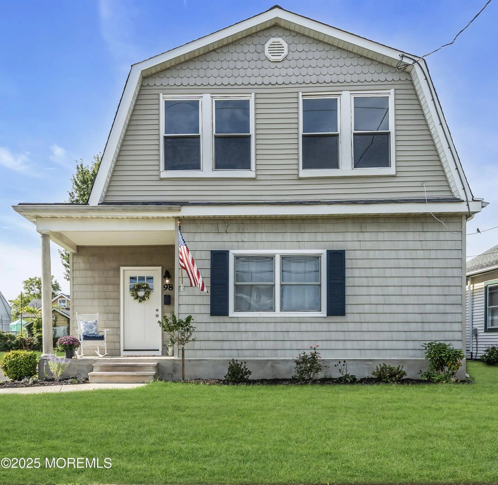 98 Seabreeze Avenue, Middletown