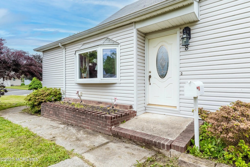 8 Dale Road, East Brunswick