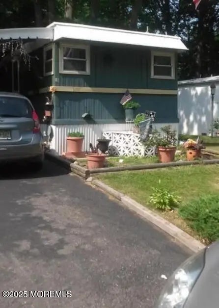 10 Nicholas Boulevard, Jackson