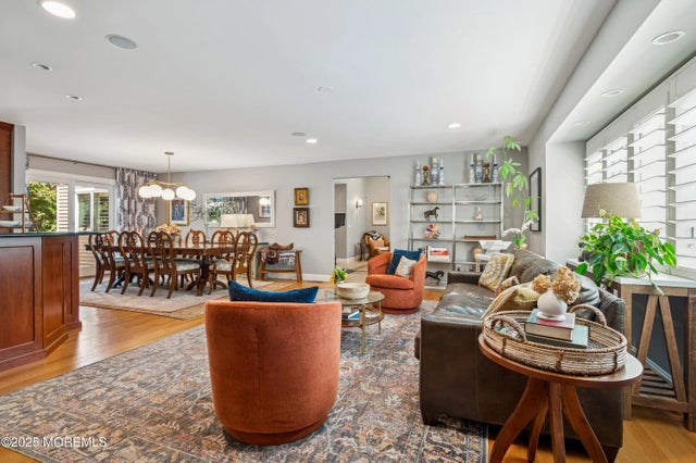 4040 Herbertsville Road, Wall