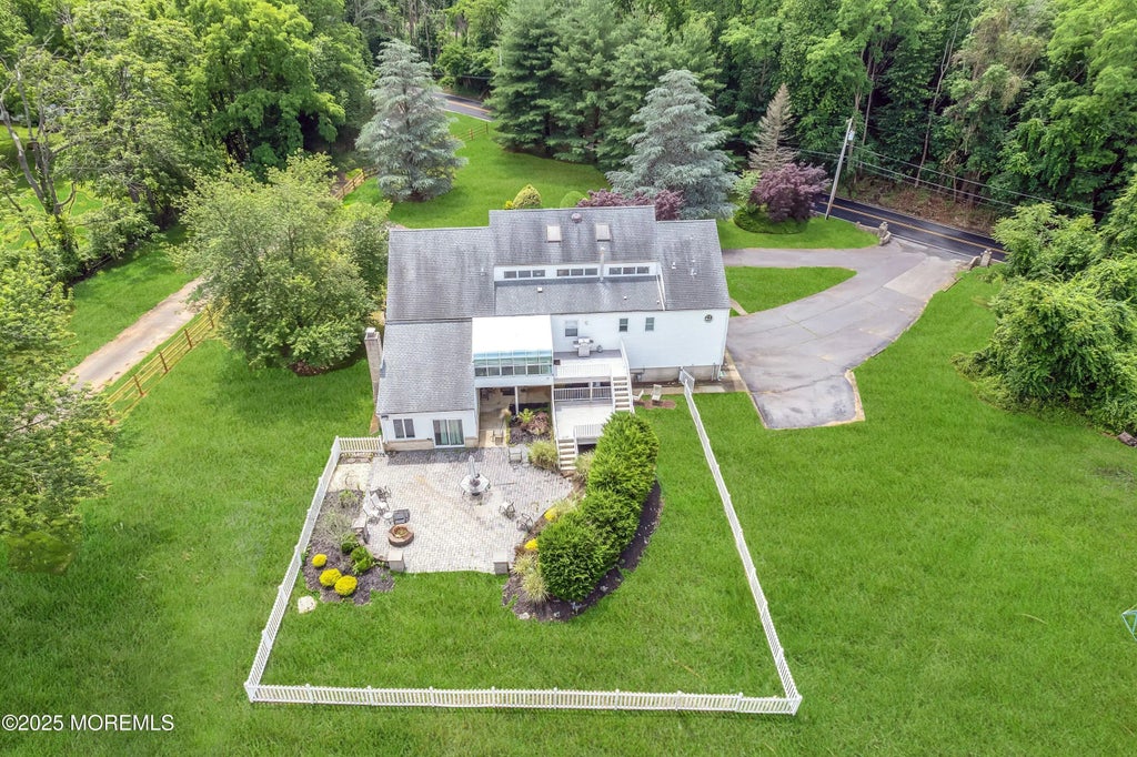 67 School Road E, Marlboro