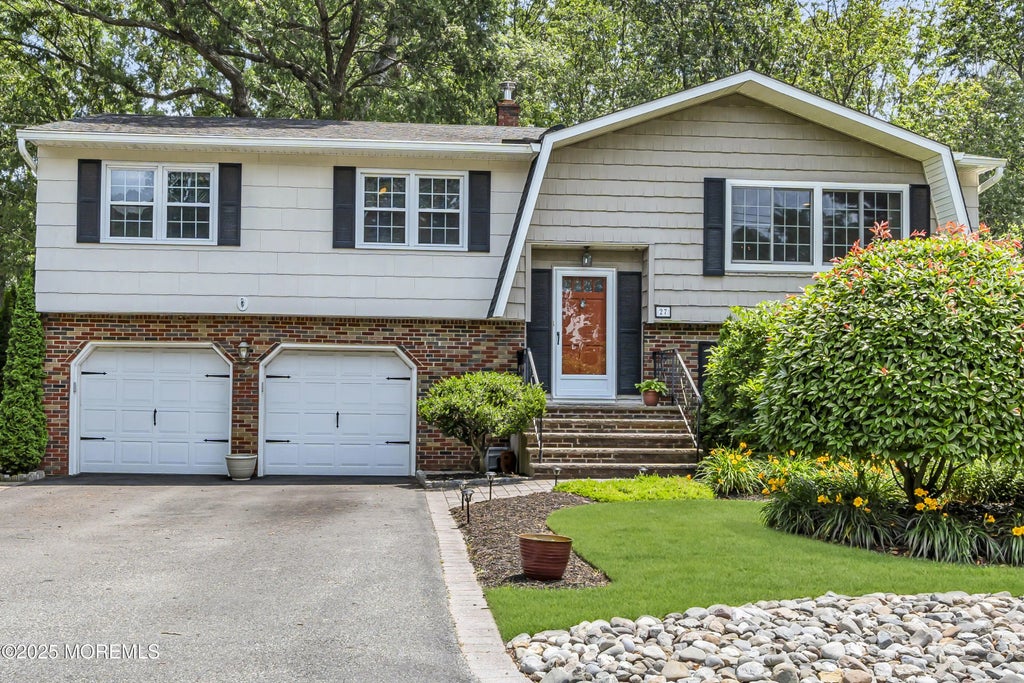 27 Greenhill Drive, Brick