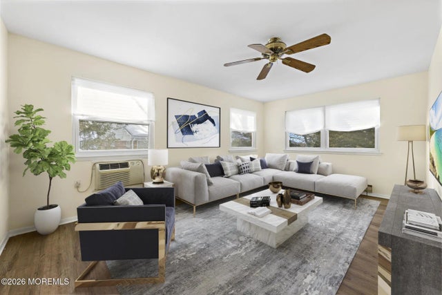 768d Hudson Parkway, Whiting