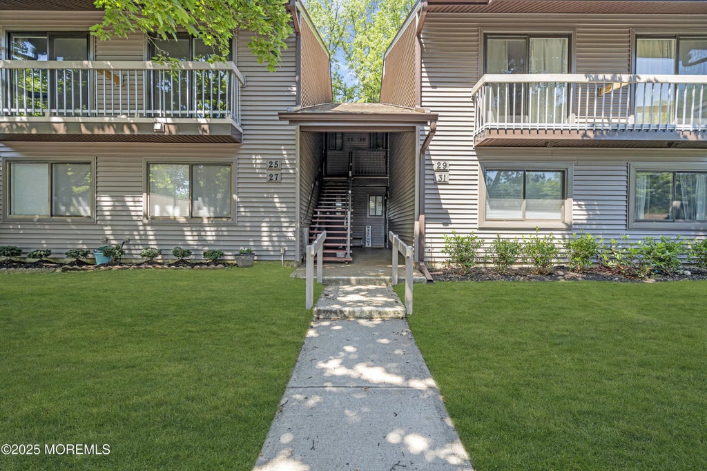 25 Claremont Court, Red Bank