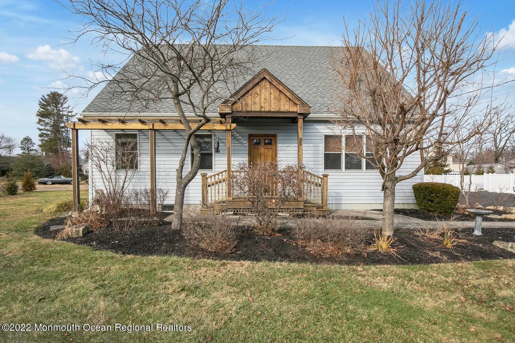 35 Birch Avenue, Little Silver