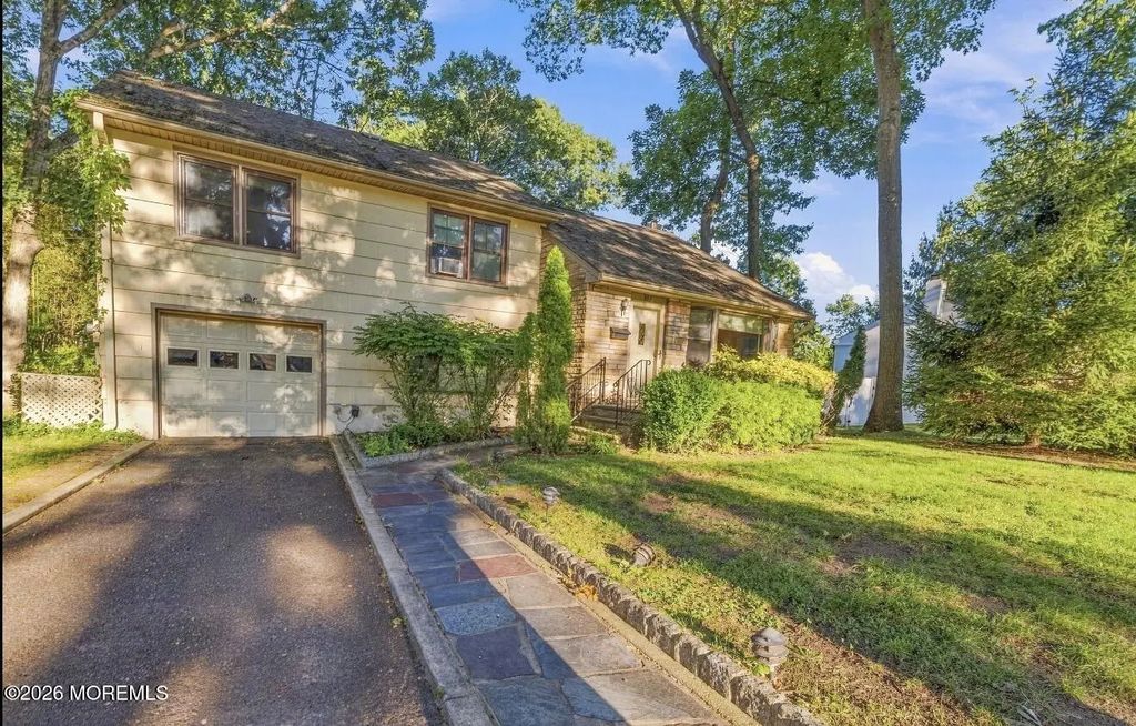 187 Elmwood Road, Oakhurst