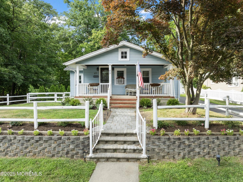 49 Highland Avenue, Leonardo