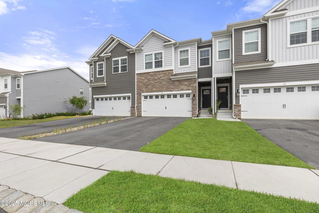 18 Mantoloking Drive, Jackson