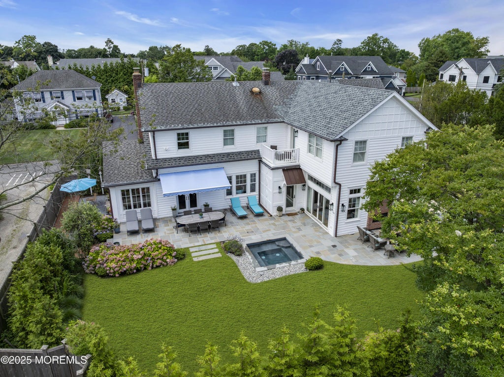 15 West Street Winter, Monmouth Beach