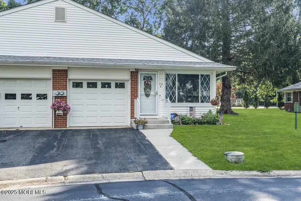 73 B Bellhaven Court, Whiting