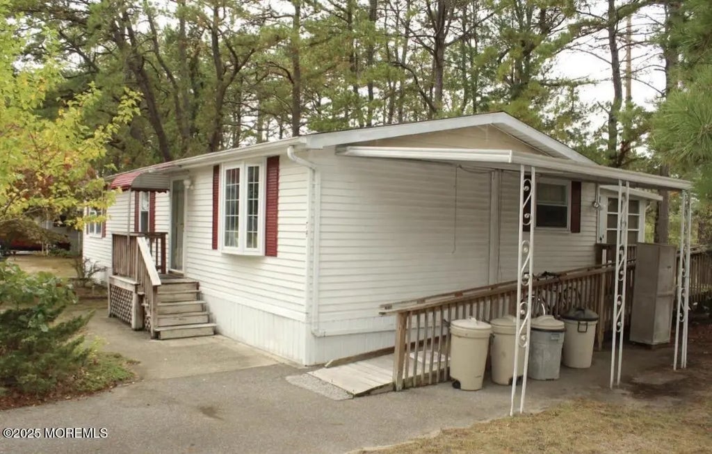 74 Beaver Avenue, Manchester