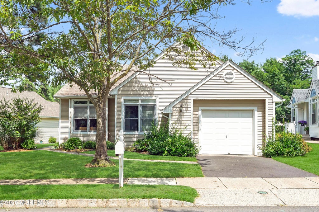 12 Springlawn Drive, Lakewood