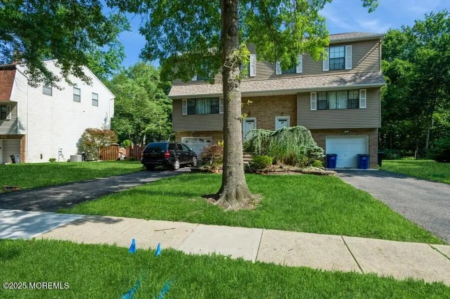 56 Dortmunder Drive, Manalapan