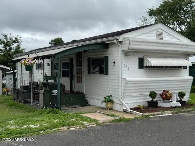 127 Lane B, Hazlet