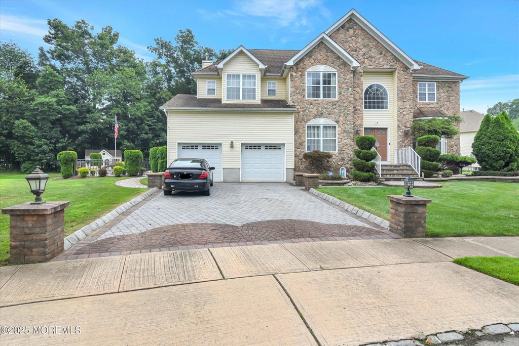 6 Markham Circle, Old Bridge