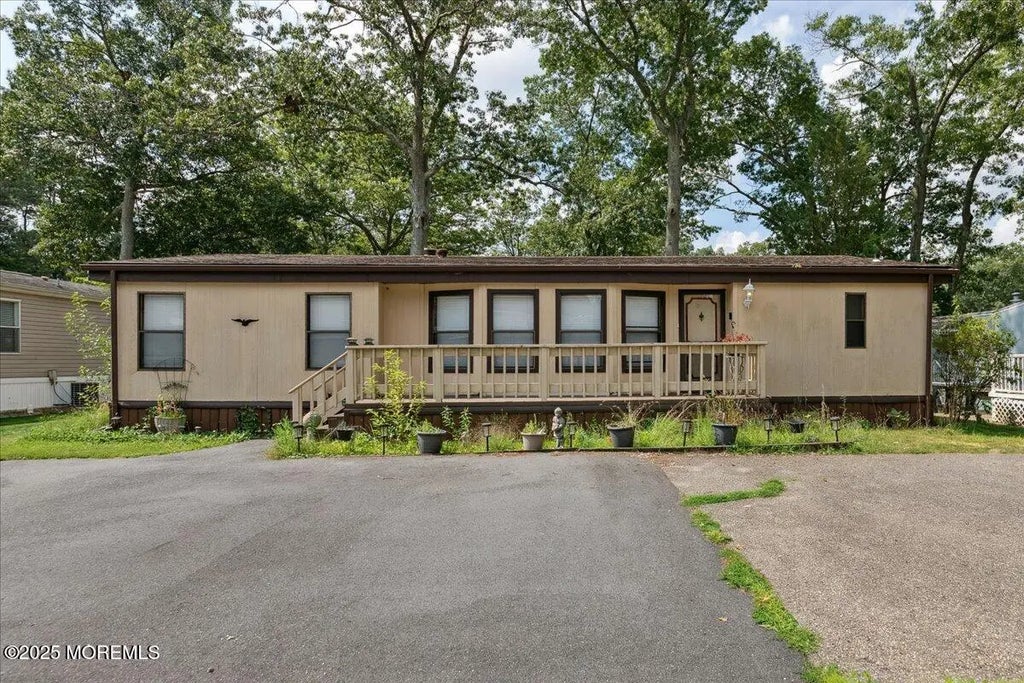 30 Roberts Road, Toms River