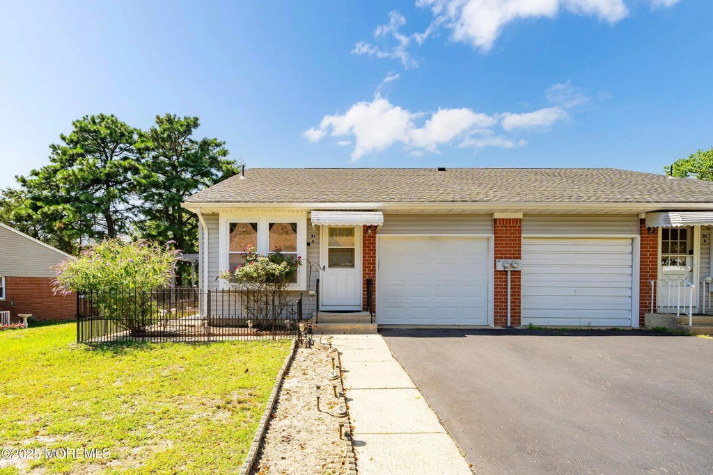 51a Hudson Parkway, Manchester