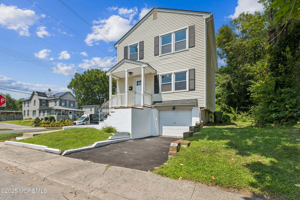 152 Division Street, Neptune Township