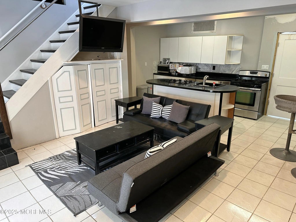 116 12th Front, Belmar