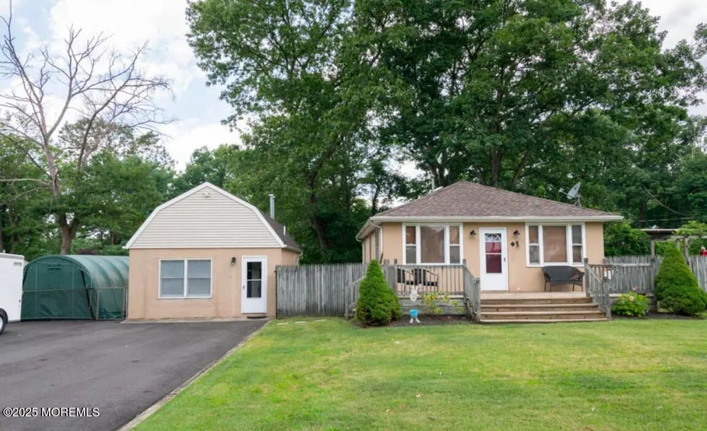 34 Forest Hill Avenue, Jackson