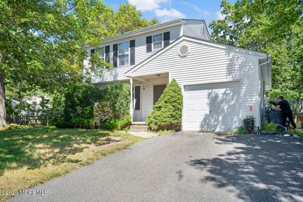 1174 Steamer Avenue, Manahawkin