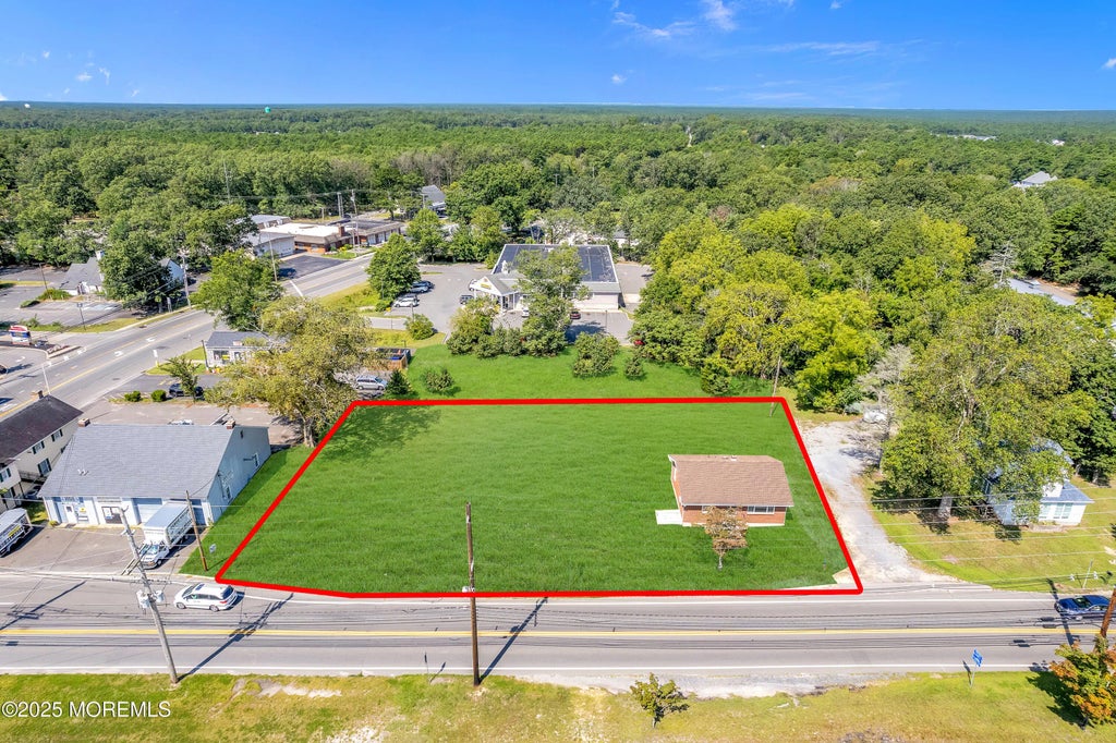 104 Manchester Boulevard, Whiting