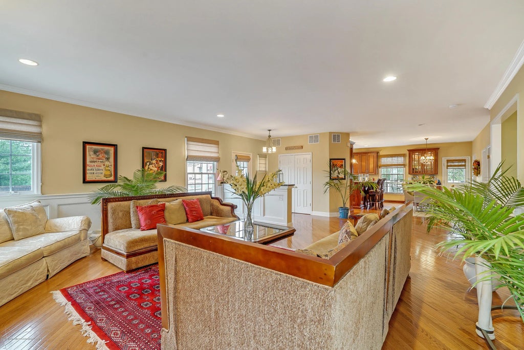 18 Mariners Bend, Brielle