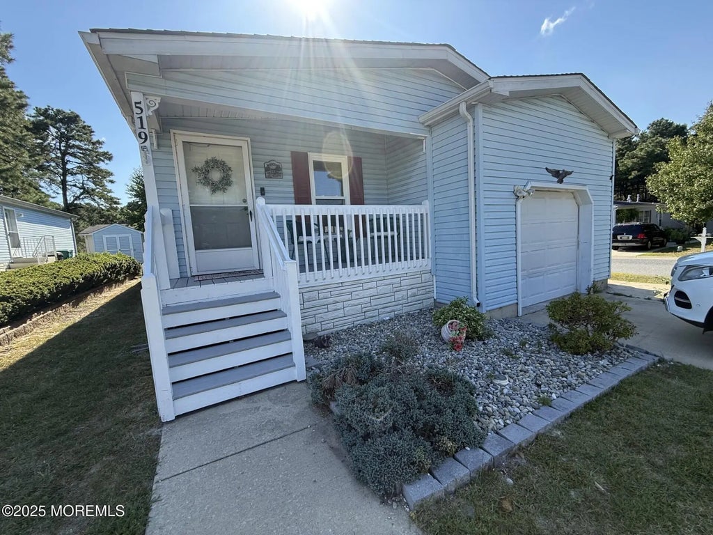 519 Momosa Drive, Manchester