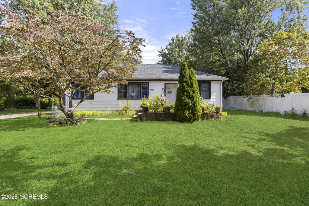 1421 Lanes Mill Road, Lakewood