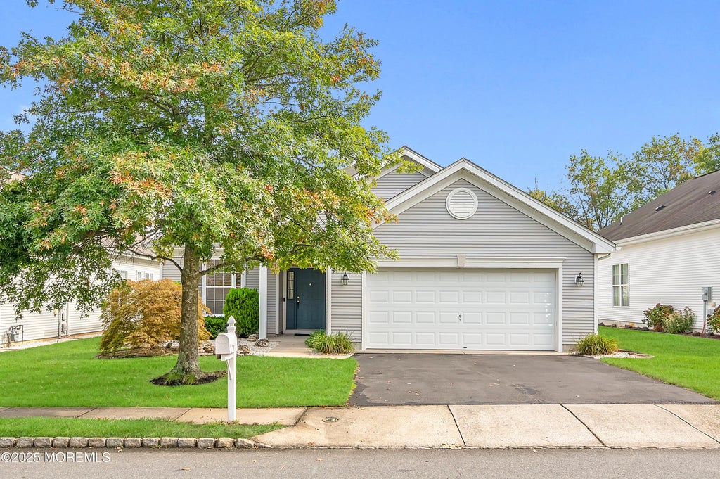 22 Morningside Court, Lakewood