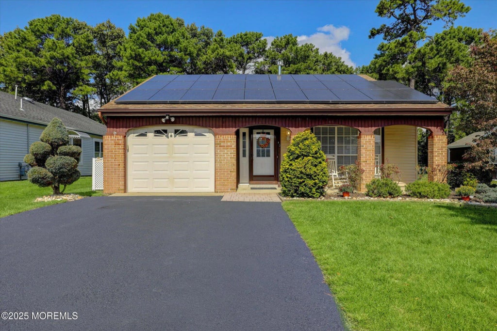 42 Twyford Lane, Manchester