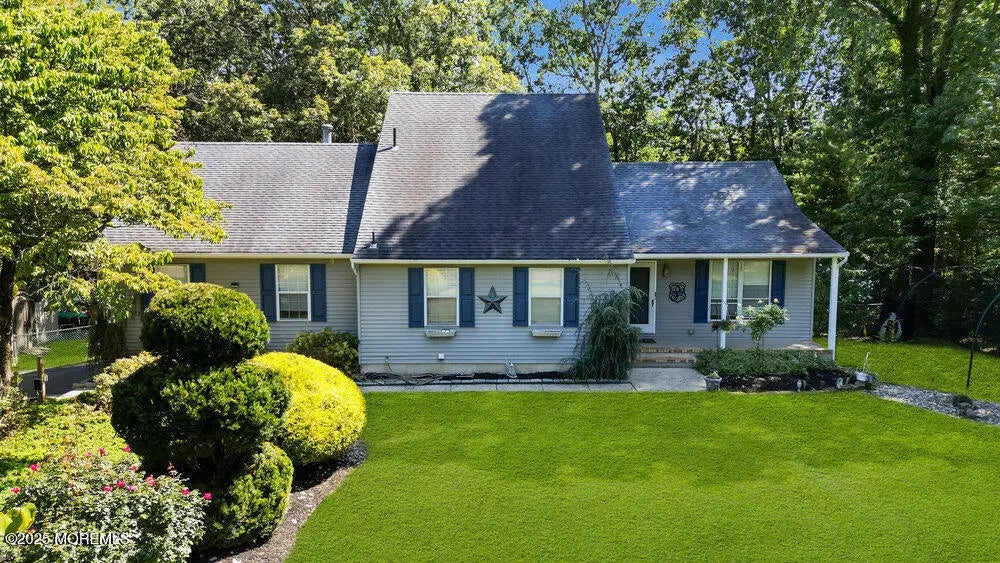 7 Corinne Court, Jackson