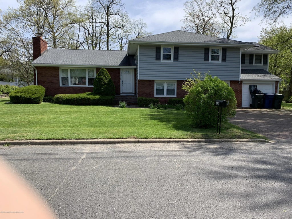 135 Ampere Avenue, Oakhurst