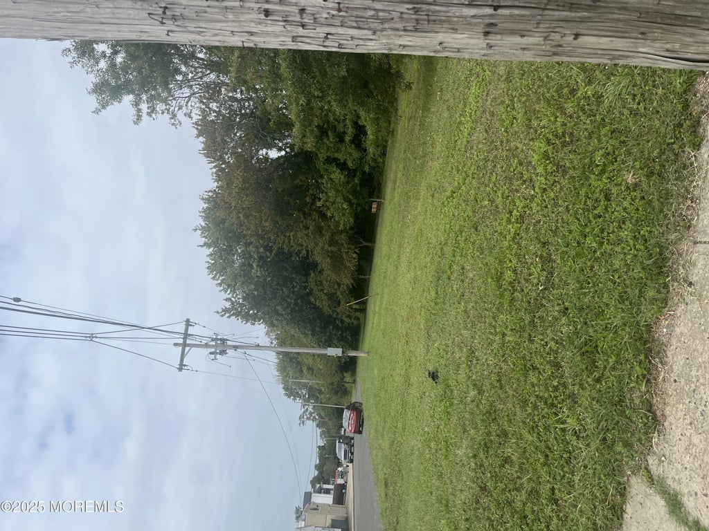 135 Rail Road Avenue, Belford