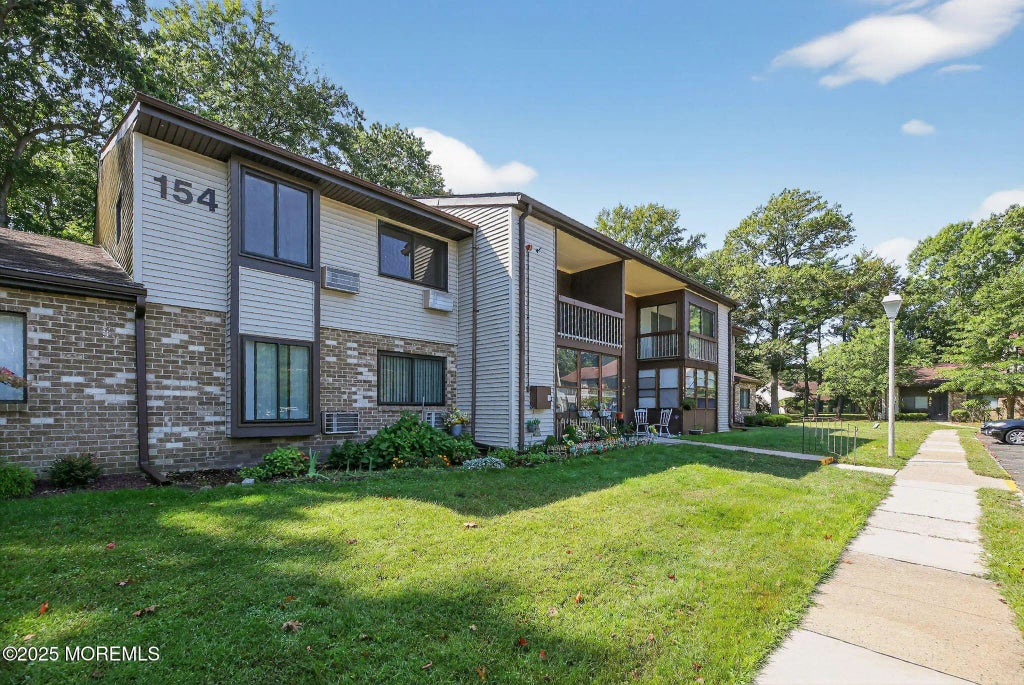 154 Cross Slope Court G, Manalapan