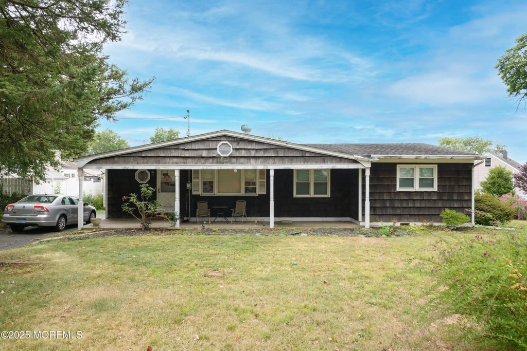 110 Sheppard Place, Fords