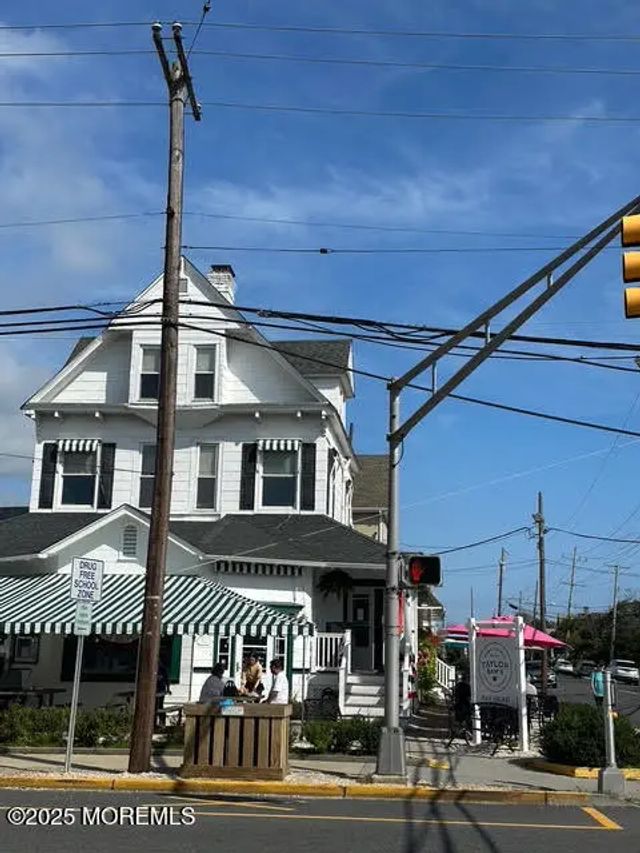 58 Bridge Avenue, Bay Head