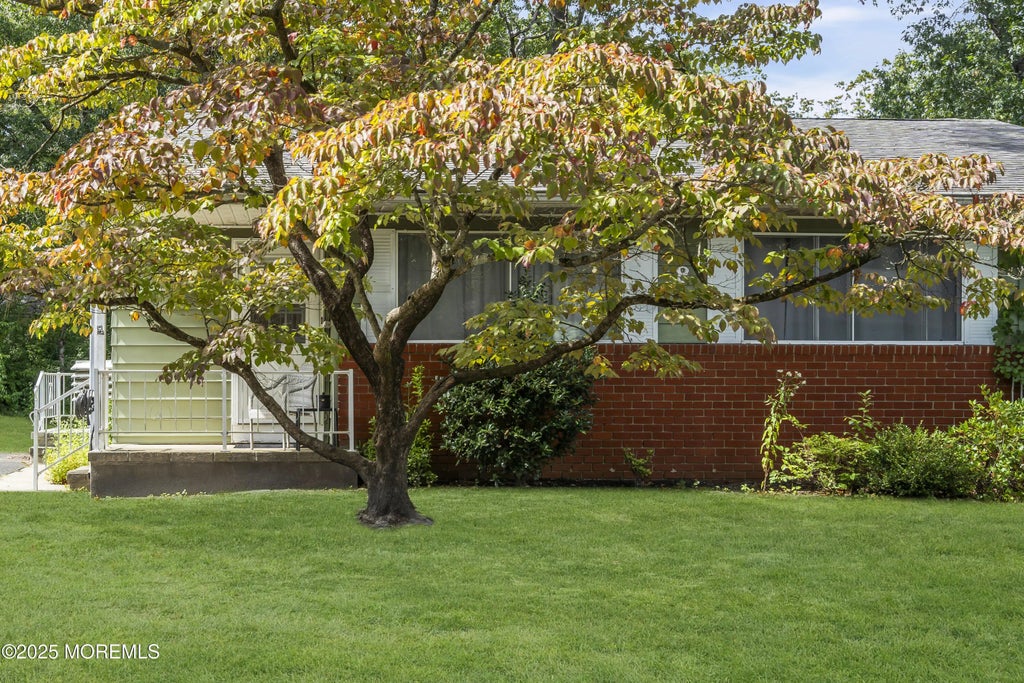 8 Hawaii Way B, Whiting