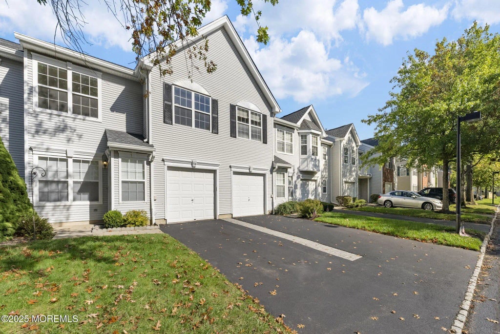 54 Pickett Place, Freehold