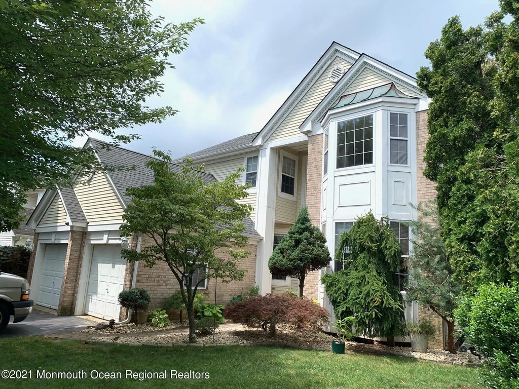 12 Oxford, Colts Neck