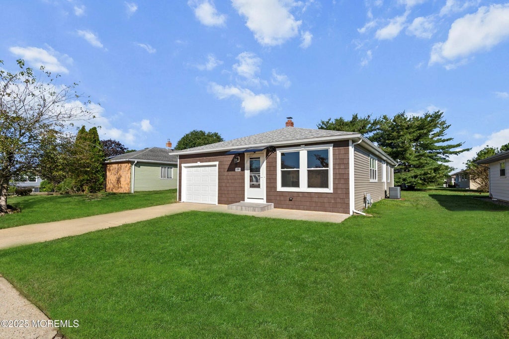 19 Port Royal Drive, Toms River