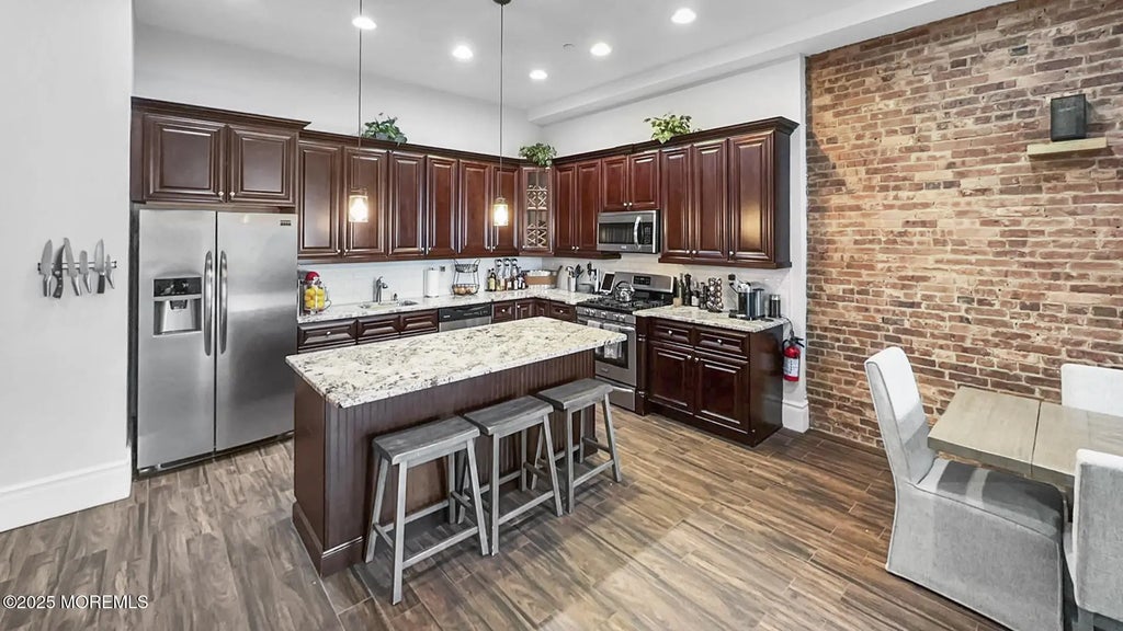 18 Broad Street 2f, Red Bank