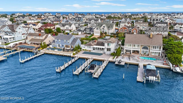 233 Curtis Point Drive, Mantoloking