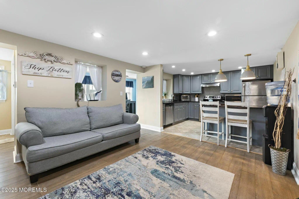 111 W 18th Street 2, Ship Bottom