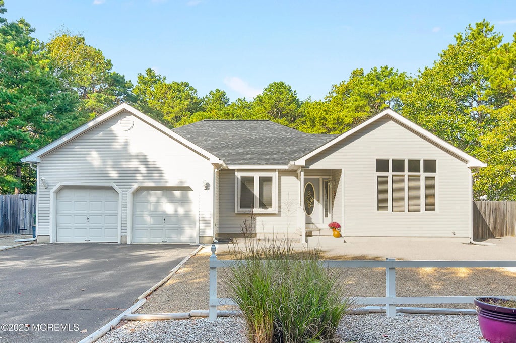 400 Schoolhouse Road, Whiting