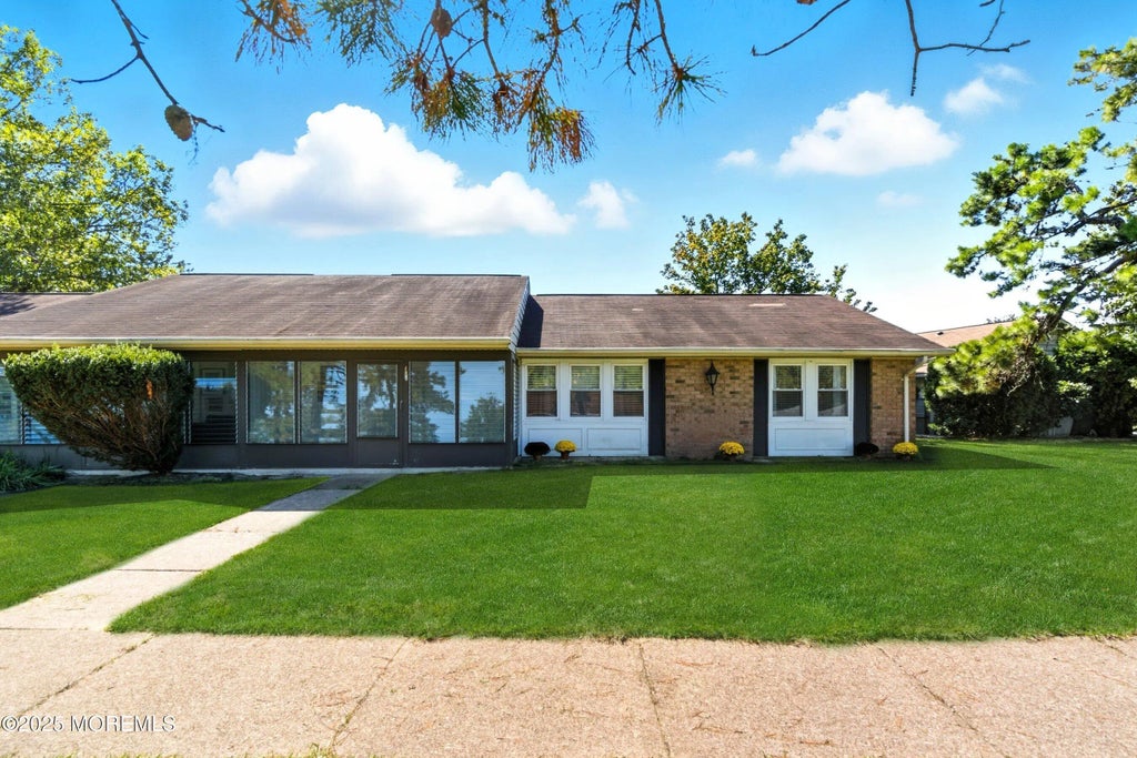 12b Yorkshire Court, Manchester