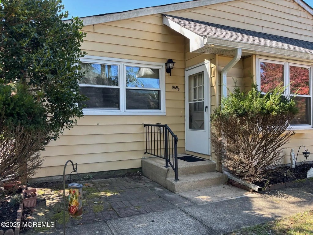 969 Constitution Boulevard C, Whiting